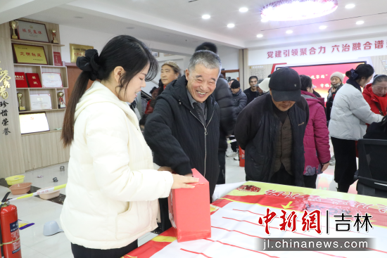 ���񅢼ӻ��(d��ng)�F(xi��n)��(ch��ng)�� ��ʯ��ί������/���D