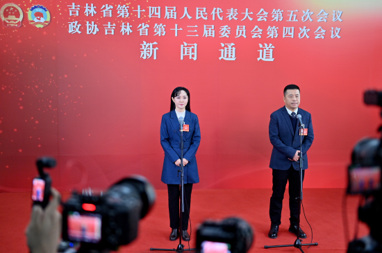 1��26���������f(xi��)����ʡ��ʮ����ί�T�����ĴΕ��hί�Tͨ�������u�B��(��һ)�ش�ӛ���ᆖ�� ���� �z